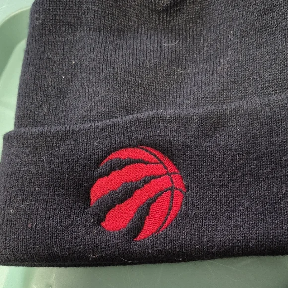 3 Toronto Raptors Beanie Set - Picture 2 of 6